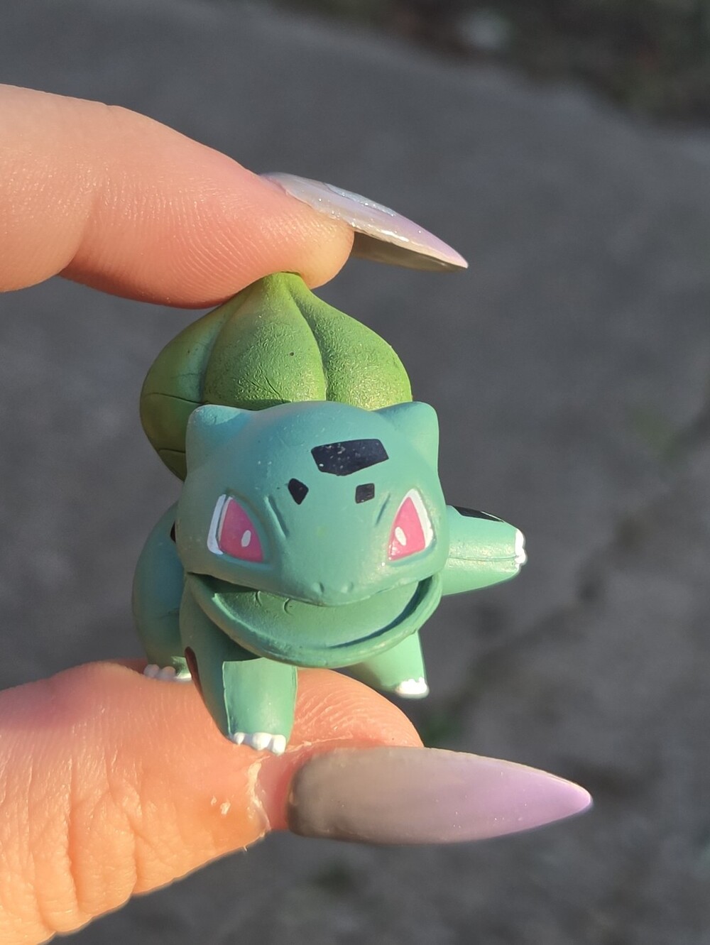 Pokemon Bulbasaur Miniature Figurine - Green with Pink Eyes